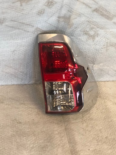 LAMPA FAR DESNA STRANA ZADNJA ZADNJI TOYOTA HILUX NR.0