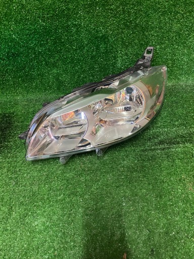 FAR LIJEVA STRANA PEUGEOT 301