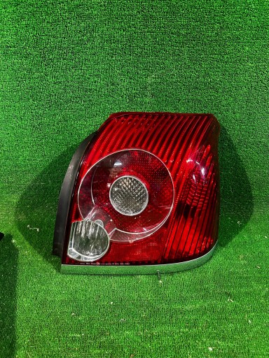 LAMPA FAR ZADNJI ZADNJA  DESNA STRANA TOYOTA AVENSIS T25 LIMUZINA / SEDAN