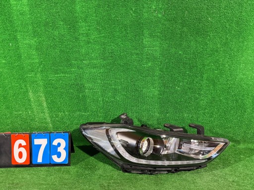 FAR DESNA STRANA HYUNDAI ELANTRA VI XENON NR:673