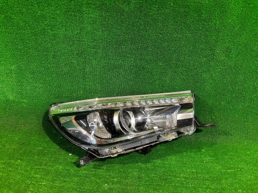 FAR DESNA STRANA TOYOTA HILUX VIII FULL LED
