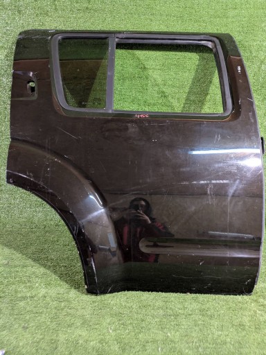 VRATA ZADNJA DESNA STRANA ZADNJI NISSAN PATHFINDER R51 NR.4150
