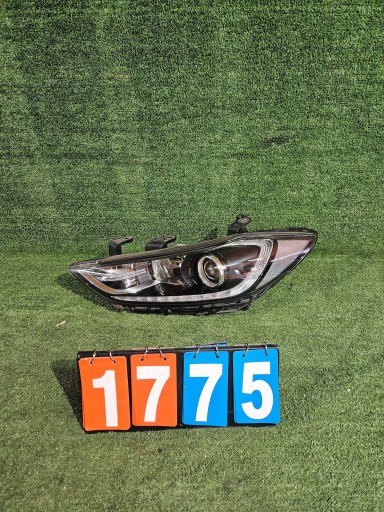 FAR LIJEVA STRANA PREDNJA HYUNDAI ELANTRA VI 15- LED NR.R1775