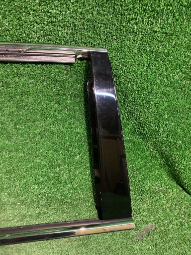 OBLOGA KROM PROZOR DESNE ZADNJE LEXUS LS IV REDIZAJN