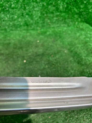 BLATOBRAN PREDNJA STRANA DESNA VOLVO V70 III S80 II 2006 NR.900