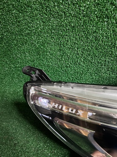 FAR DESNA STRANA TOYOTA HILUX VIII FULL LED FAR DESNA STRANA TOYOTA HILUX VIII FULL LED