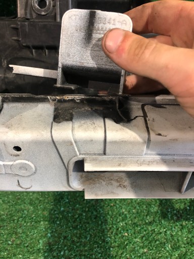 KUČIŠTE VEZNI LIM PREDNJA STRANA POJAČANJE FORD EDGE MK2 2.0 NR.0155