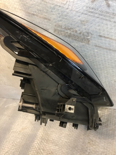 LAMPA FAR DESNA STRANA LEXUS NX FULL LED 14- NR.R0 LAMPA FAR DESNA STRANA LEXUS NX FULL LED 14- NR.R0