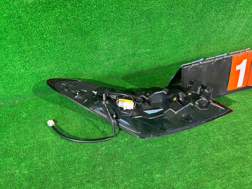 LAMPA FAR ZADNJI ZADNJA  DESNA STRANA TOYOTA CAMRY VIII LED