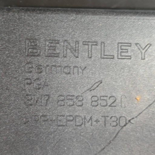 LAJSNA PRAGA DESNA STRANA BENTLEY CONTINENTAL GT NR.068