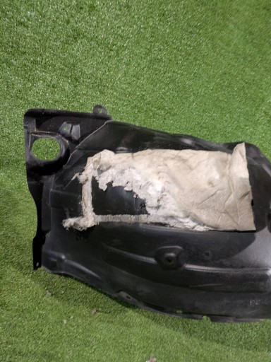 PVC BLATOBRANA DESNA  PREDNJA STRANA TOYOTA CAMRY VIII NR.140