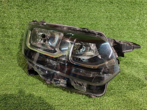 FAR DESNA STRANA PREDNJA TOYOTA PROACE CITY VERSO NR.1113