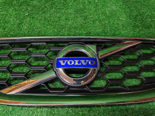 MASKA HLADNJAKA VOLVO C30 REDIZAJN R-DESIGN NR.219