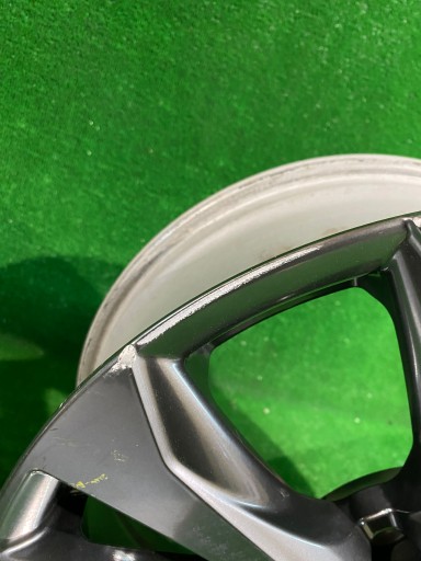 ALUMINIJSKA FELGA LEXUS UX NX RX 18” 7J ET45 NR.F069 ALUMINIJSKA FELGA LEXUS UX NX RX 18” 7J ET45 NR.F069