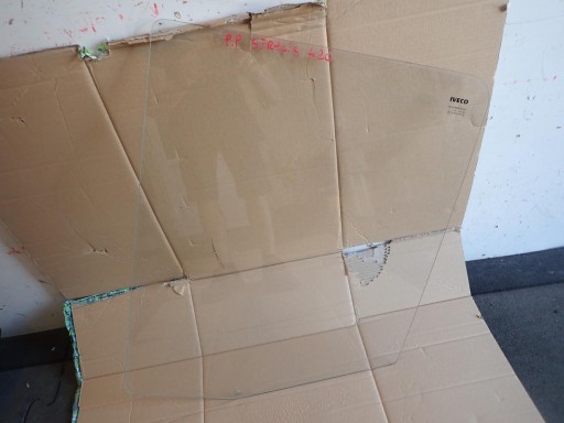 STAKLO VRATA LIJEVI PREDNJI IVECO STRALIS 420