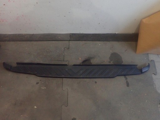 POKLOPAC BRANIKA ZADNJI NISSAN NAVARA NP300 15-