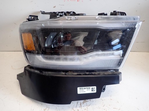 LAMPA FAR PREDNJI DESNI DODGE RAM 1500 2019- FULL LED