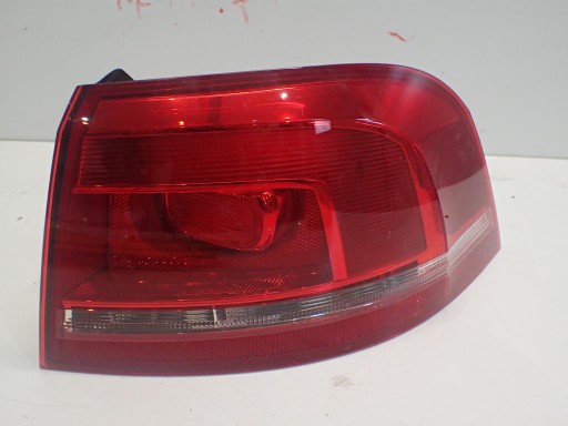 LAMPA FAR ZADNJI ZADNJA  DESNI VW PASSAT B7 LIMUZINA / SEDAN