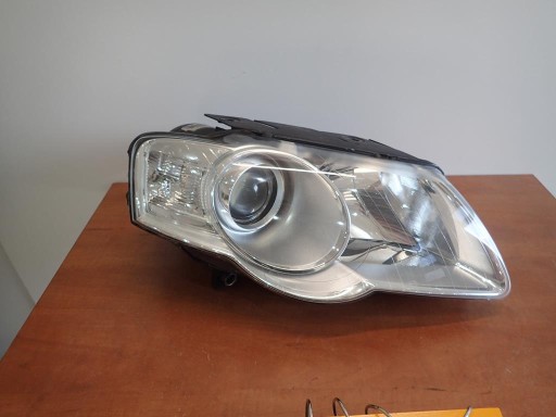 LAMPA FAR PREDNJI DESNI VW PASSAT B6 05-10 VALE