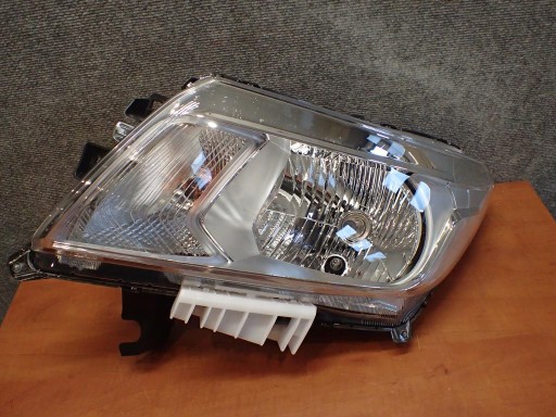 LAMPA FAR PREDNJI LIJEVI NISSAN NAVARA 016-