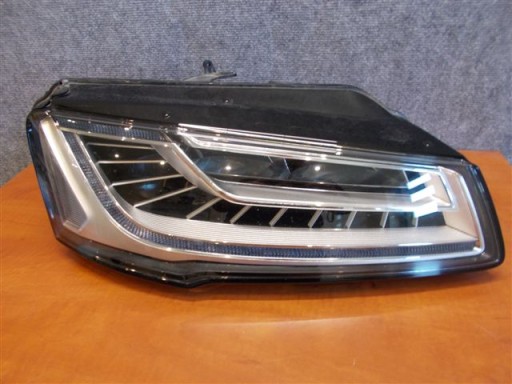 LAMPA FAR PREDNJI DESNI AUDI A8 S8 FL MATRIX