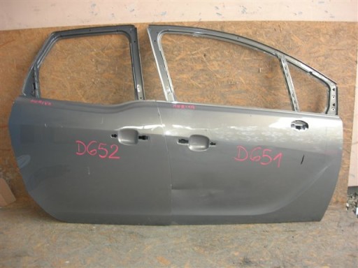 VRATA PREDNJI DESNA OPEL MERIVA 010-