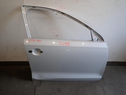 VRATA PREDNJI DESNA VW JETTA 2010- 5C6831312D