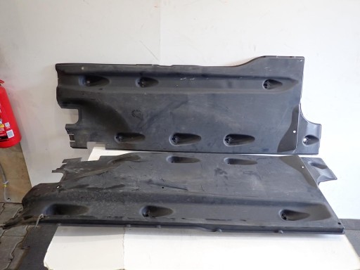 POKLOPAC PODVOZJA DESNI LIJEVI VW SHARAN ALHAMBRA 2010- 7N0825201A