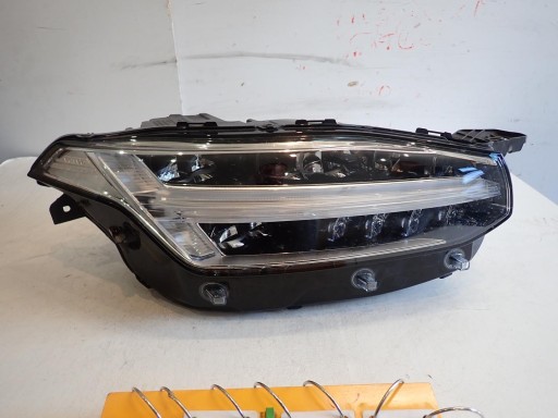 LAMPA FAR PREDNJI DESNI VOLVO XC90 II 2015- FULL LED 31655808