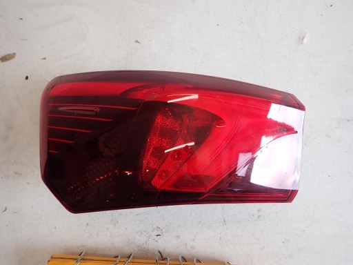 LAMPA FAR ZADNJI ZADNJA  LIJEVI TOYOTA AVENSIS T27 REDIZAJN T29 2015- KARAVAN 81560-05310