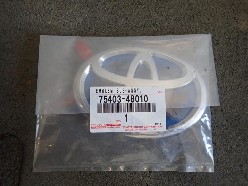 EMBLEMAT ZNAK GEPEKA TOYOTA CAMRY PRIUS 75403-48010