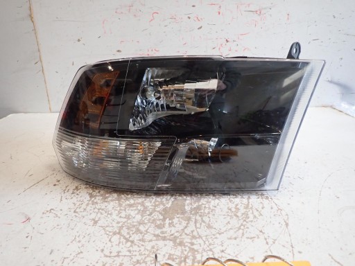 LAMPA FAR PREDNJI DESNI DODGE RAM IV 2019- 68270496AE