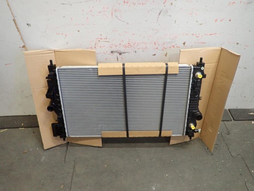 HLADNJAK VODE OPEL ASTRA J ZAFIRA C INSIGNIA 39074654 NOVO ORIGINAL