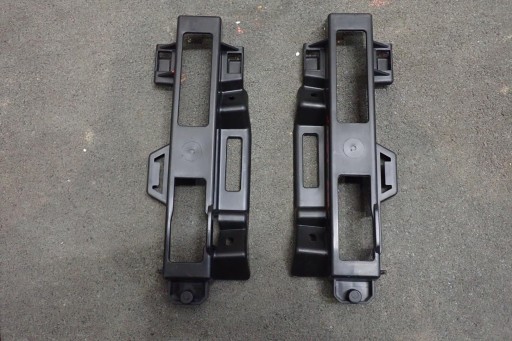 DRŽAČ NOSAČ LAMPE FAROVI LED DESNA  LIJEVA PEUGEOT 108 2014- 8143A-0H040