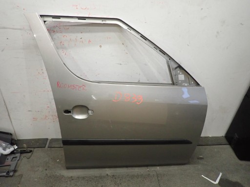 VRATA PREDNJI DESNA SKODA ROOMSTER 2007-