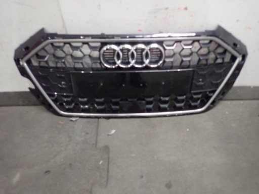 MASKA AUDI A1 II 2018- 82A853651B