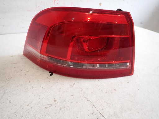 LAMPA FAR ZADNJI ZADNJA  LIJEVI VW PASSAT B7 KARAVAN 3AF945095A
