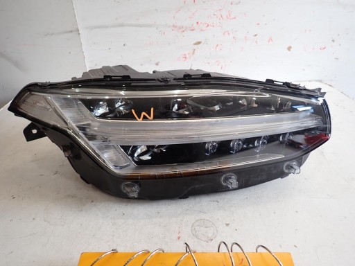 LAMPA FAR PREDNJI DESNI VOLVO XC90 II 2015- FULL LED 31655708