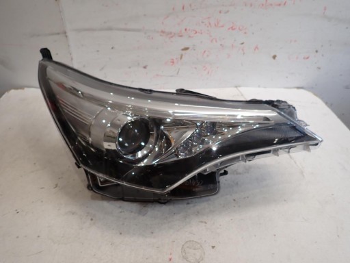 LAMPA FAR PREDNJI DESNI TOYOTA AVENSIS T25 2015-