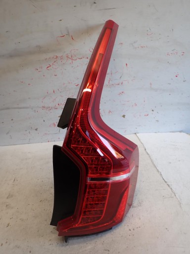 LAMPA FAR ZADNJI ZADNJA  DESNI VOLVO XC90 II 2016- 31655916
