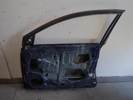 VRATA PREDNJI DESNA TOYOTA AVENSIS T25 03- VRATA PREDNJI DESNA TOYOTA AVENSIS T25 03-