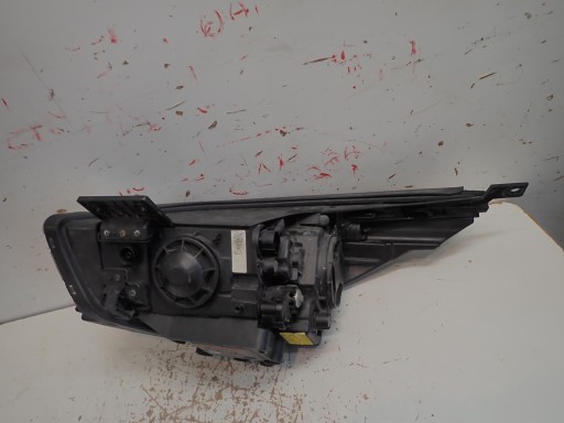 LAMPA FAR PREDNJI DESNI KIA NIRO 2016- XENON LAMPA FAR PREDNJI DESNI KIA NIRO 2016- XENON