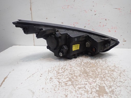 LAMPA FAR PREDNJI LIJEVI HYUNDAI IX35 REDIZAJN 2013- BI-XENON