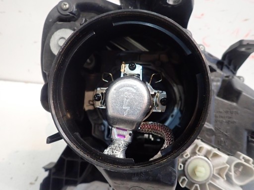 LAMPA FAR PREDNJI LIJEVI TOYOTA GT86 BI-XENON ZAKRETNI