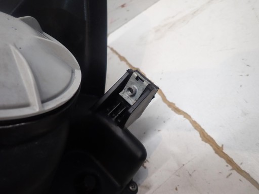 LAMPA FAR PREDNJI DESNI FORD MUSTANG VI 2015- BI-XENON