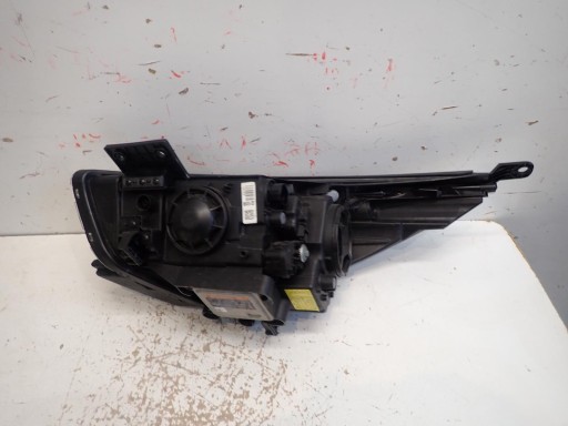 LAMPA FAR PREDNJI DESNI KIA NIRO 2016- XENON