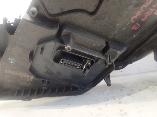 LAMPA FAR PREDNJI DESNI OPEL ZAFIRA B II BI-XENON LAMPA FAR PREDNJI DESNI OPEL ZAFIRA B II BI-XENON
