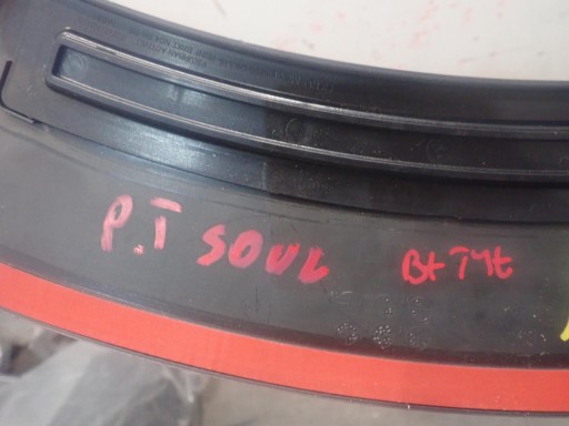 LAJSNA BŁOTNIKAA DESNI ZADNJI KIA SOUL II 2015-