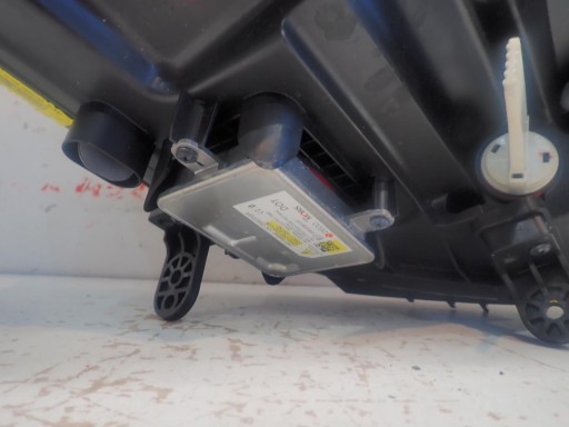 LAMPA FAR PREDNJI LIJEVI HYUNDAI I40 REDIZAJN 2014- XENON