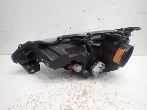 LAMPA FAR PREDNJI DESNI TOYOTA GT86 BI-XENON